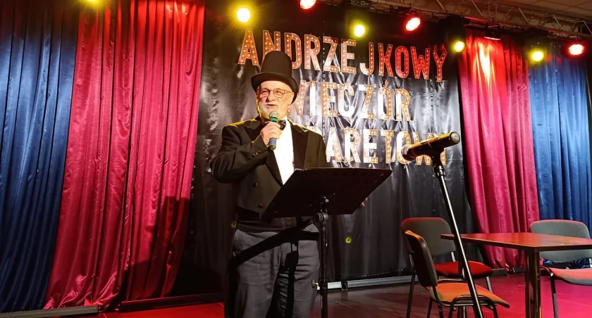 Andrzejkowy Wieczór Kabaretowy w Okonku