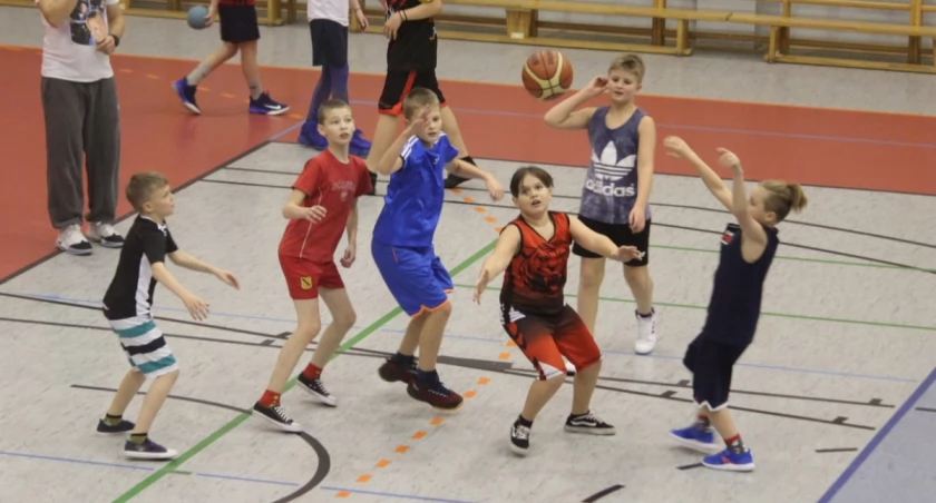 [WIDEO] Mikołajkowy turniej koszykówki w Złotowie