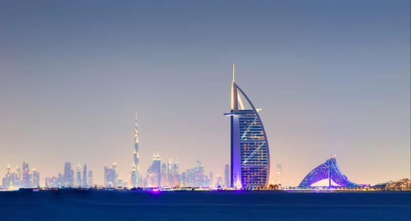 Wycieczki Fakultatywne w Dubaju: Sztuka i Kultura w Centrum Uwagi