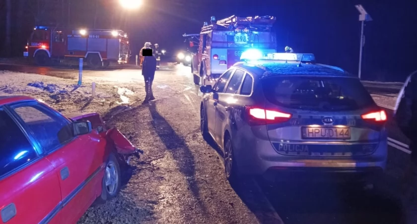 Wypadek koło Kujania. Trzy osoby przewiezione do szpitala