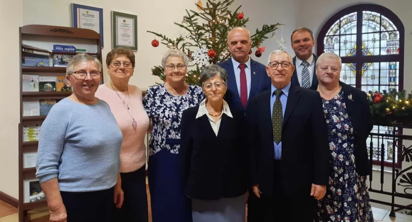 Świąteczne spotkanie władz powiatu złotowskiego z seniorami
