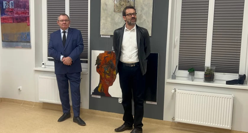 [WIDEO] Wystawa prac Janusza Zigmanskiego w UL Radawnica