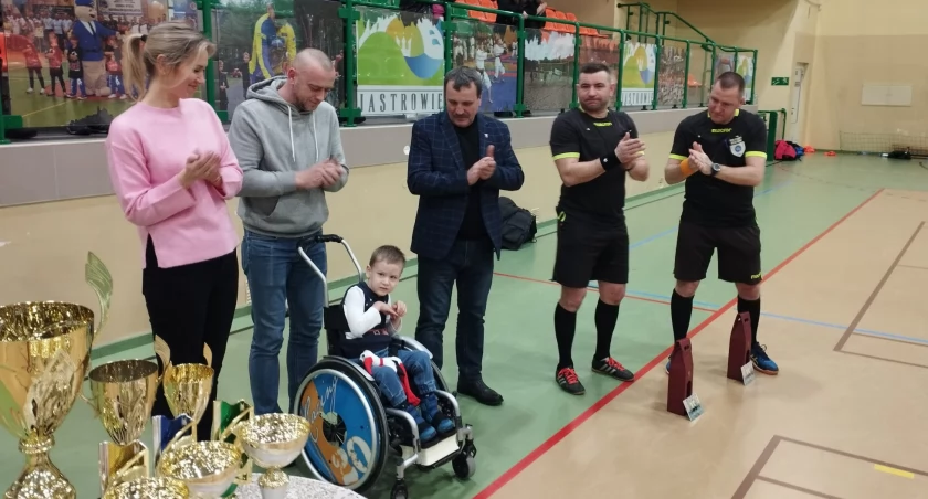 [WIDEO] Charytatywny turniej piłki halowej w Jastrowiu