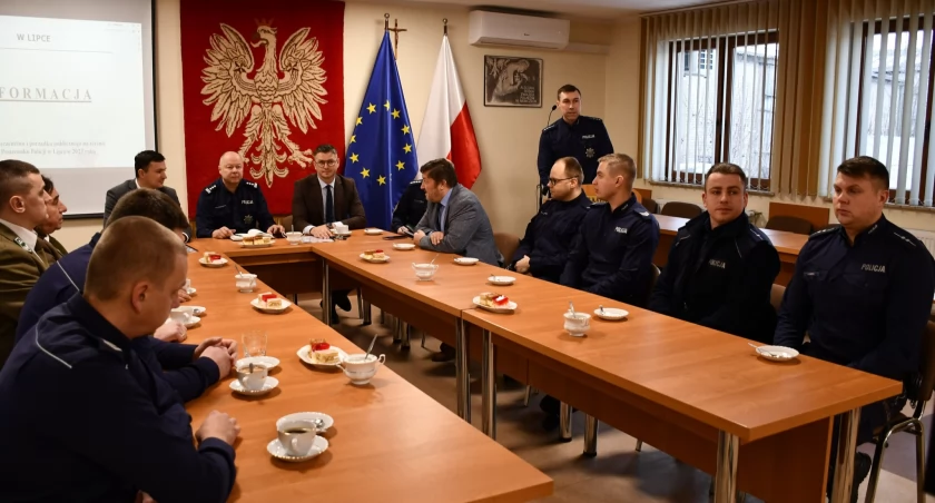 Spotkanie podsumowujące pracę policji w 2023 r. w gminie Zakrzewo i Lipka