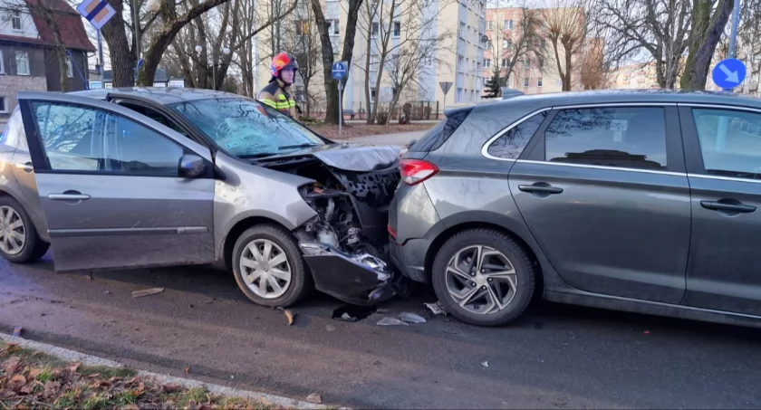 [WIDEO] Kolizja trzech pojazdów w centrum Złotowa