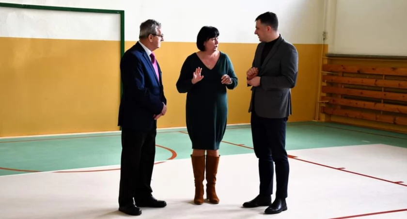 Finisz remontu sali gimnastycznej w zakrzewskiej szkole podstawowej