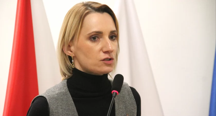 Miliony złotych na bibliotekę, niepewność dla słuchaczy UTW