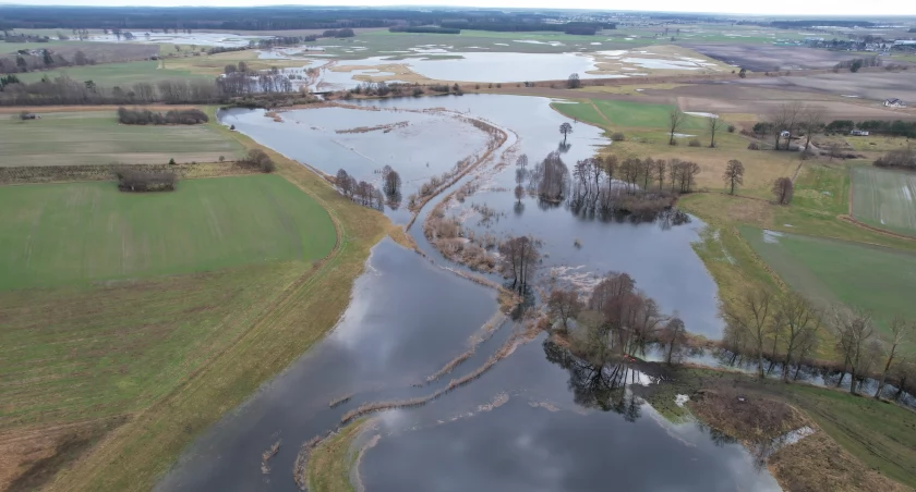 [WIDEO] Hektary pól pod wodą w powiecie złotowskim