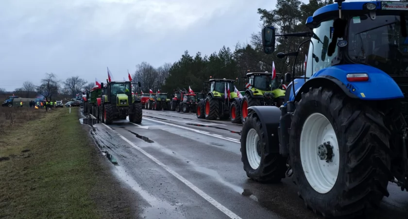 Trwa protest rolników. Droga krajowa jest zablokowana