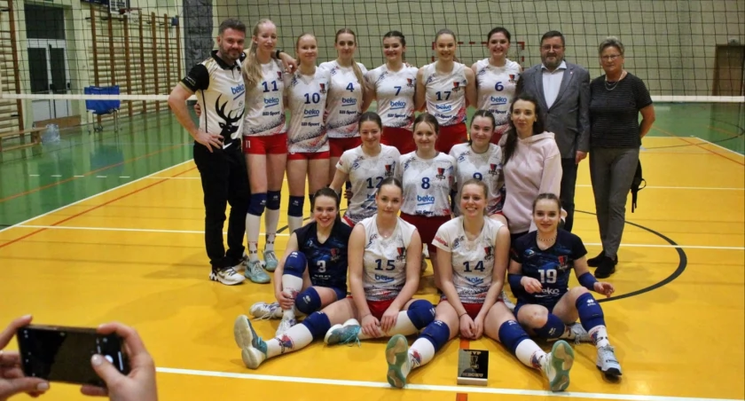 [WIDEO] Spartanki jedną nogą w finale