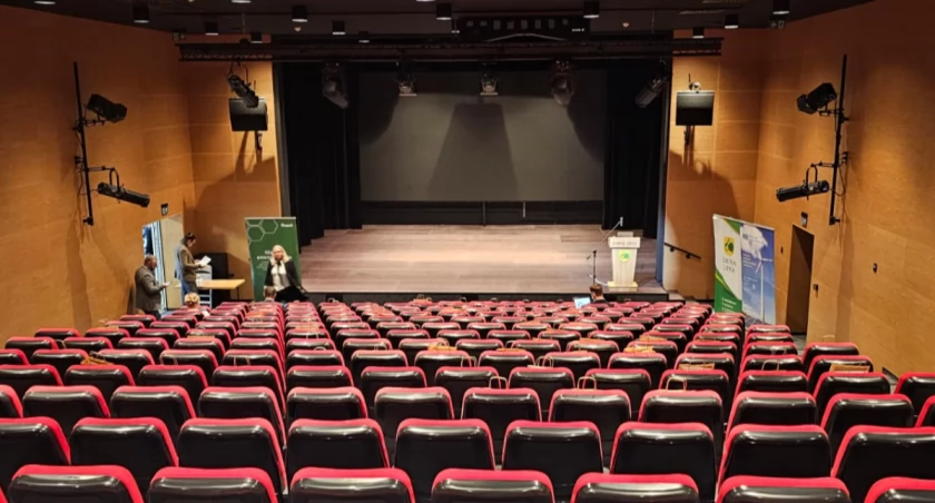 [WIDEO] Wyremontowana sala widowiskowa w Lipce robi wrażenie