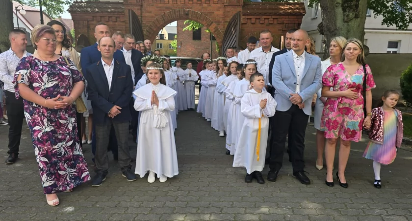 [WIDEO] I Komunia Święta uczniów Zespołu Szkół Katolickich w Złotowie