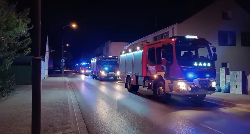Ewakuacja mieszkańców budynków przy ul. Obrońców Warszawy w Złotowie