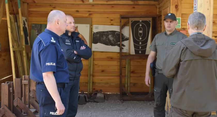 Spotkanie służb mundurowych na strzelnicy w Górznej
