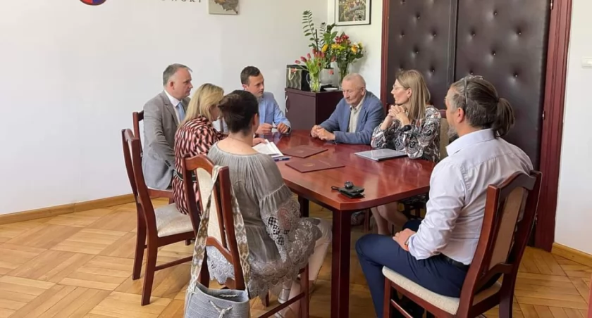 Nowe umowy z przewoźnikami w powiecie złotowskim