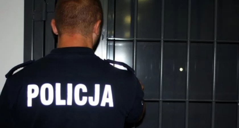 Skuteczne działania złotowskiej policji - sukces w zatrzymaniu dwóch poszukiwanych osób