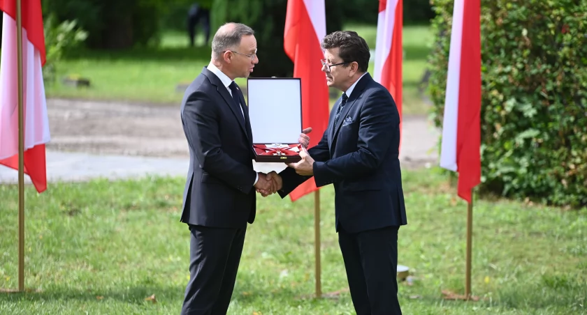 [WIDEO] Andrzej Duda w Zakrzewie. Odznaczył pośmiertnie ks. Bolesława Domańskiego