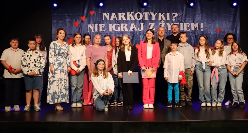  Profilaktyczny spektakl Teatru Szkolnego z Okonka 