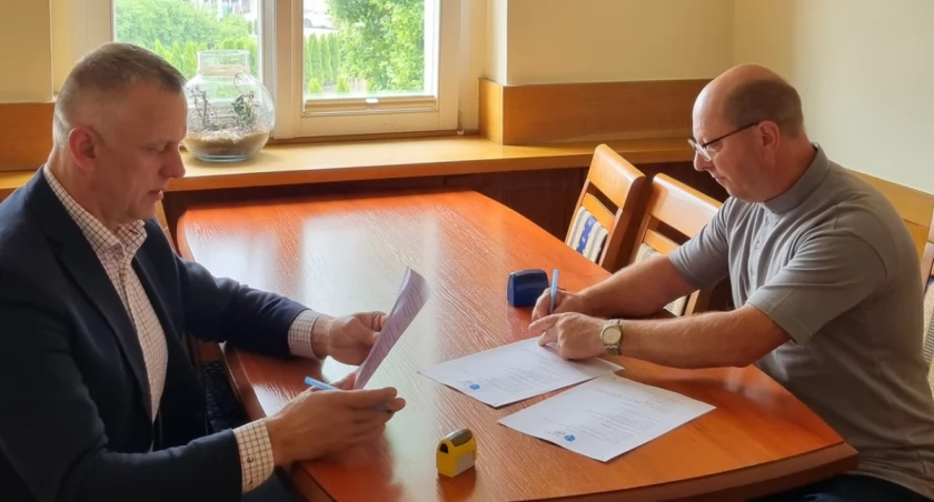 Pierwsza umowa na remont zabytku w Gminie Tarnówka podpisana