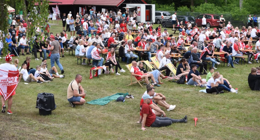 Mecz Polaków w okoneckiej Strefie Kibica