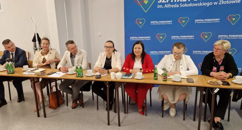 Teraz oni przyglądają się szpitalowi