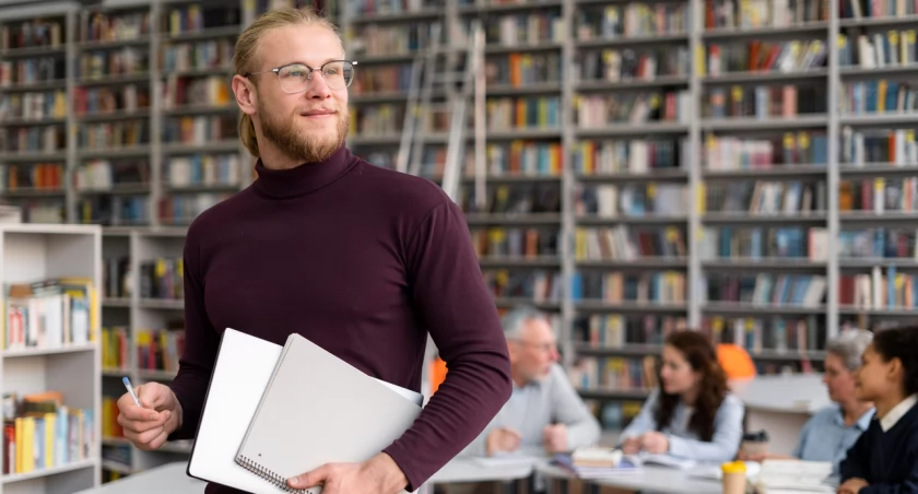 Wsparcie finansowe i stypendia dla międzynarodowych studentów w Anglii