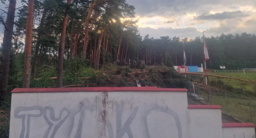 Stadion Polonii stanął na drodze trąbie powietrznej