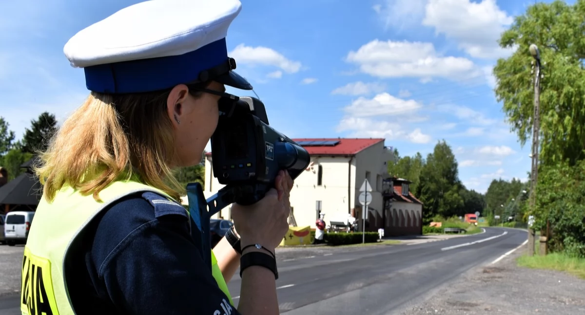 Kierowca przekroczył prędkość, pasażer skończył w więzieniu