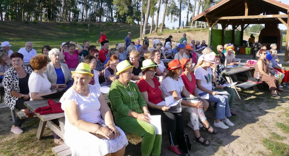 Popłynie w świat piosenki czar