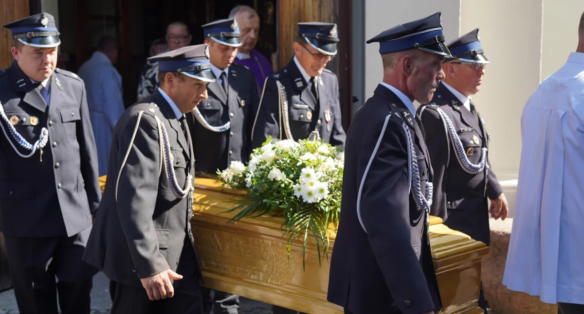 Ostatnie pożegnanie księdza prałata Lucjana Wiśniewskiego