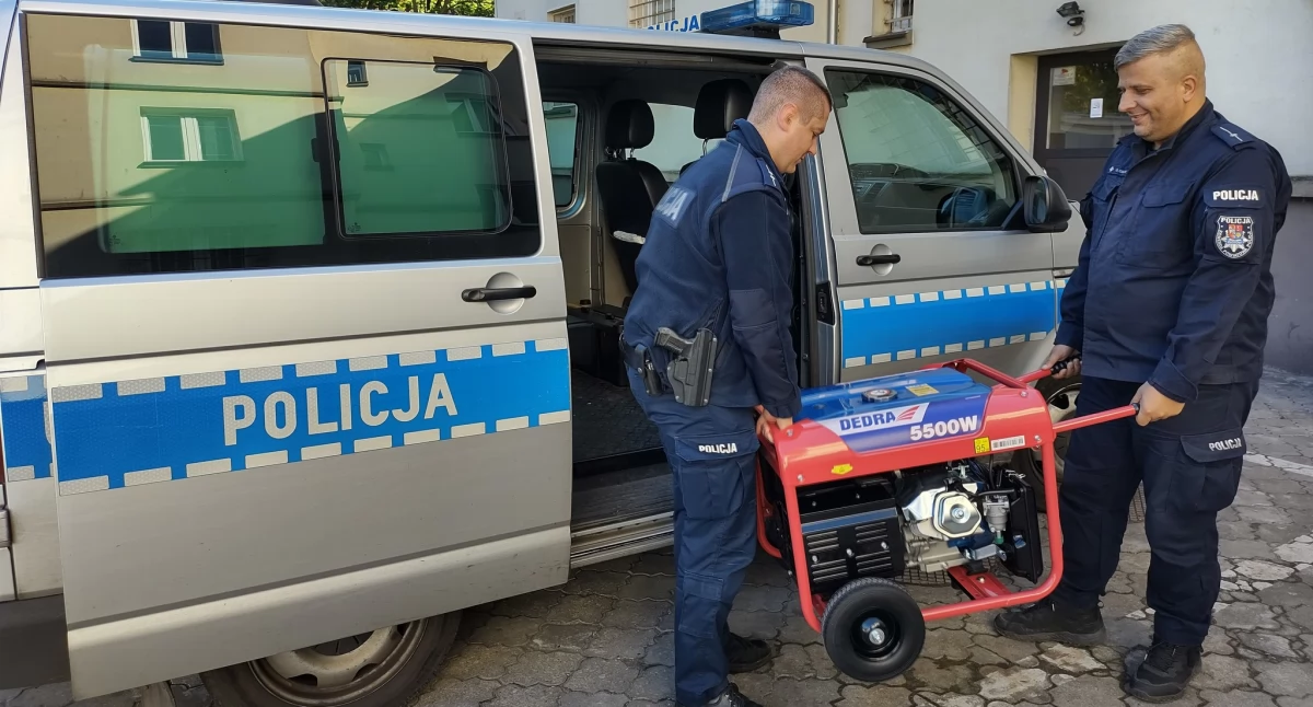 Złotowscy policjanci z pomocą dla powodzian