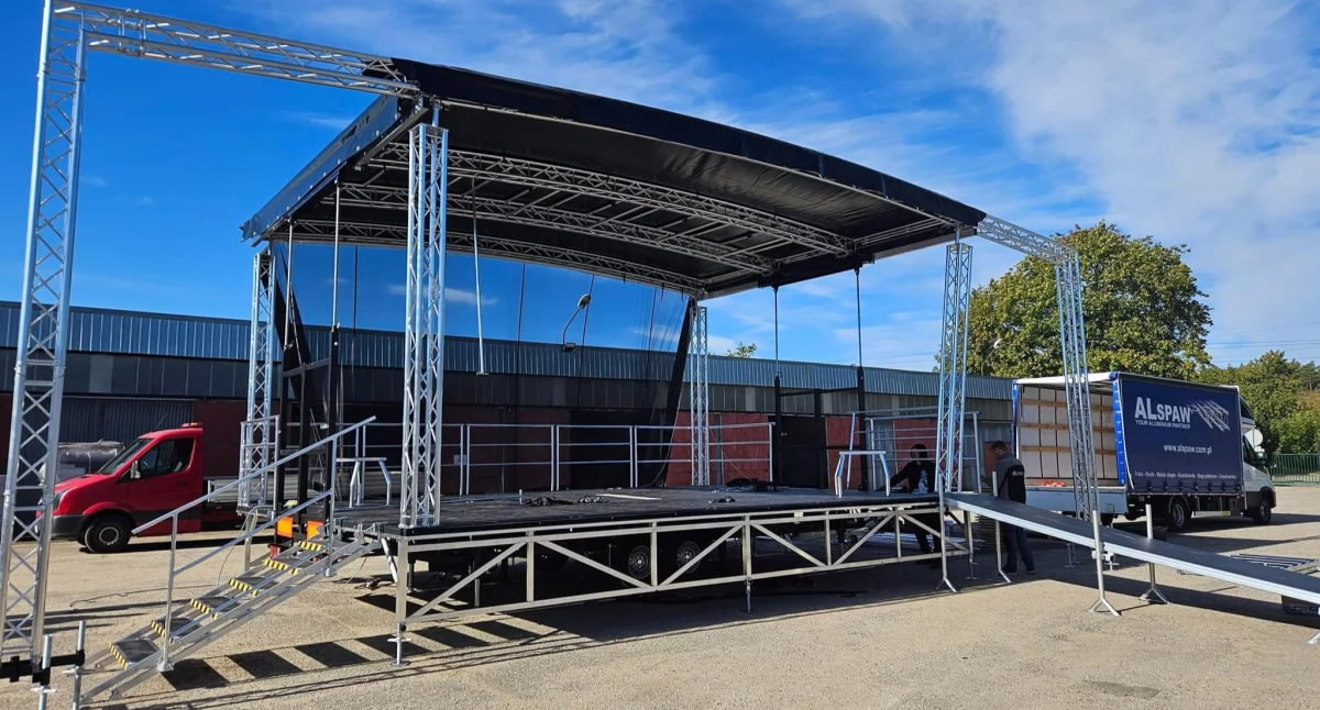 Nowa mobilna scena w Okonku