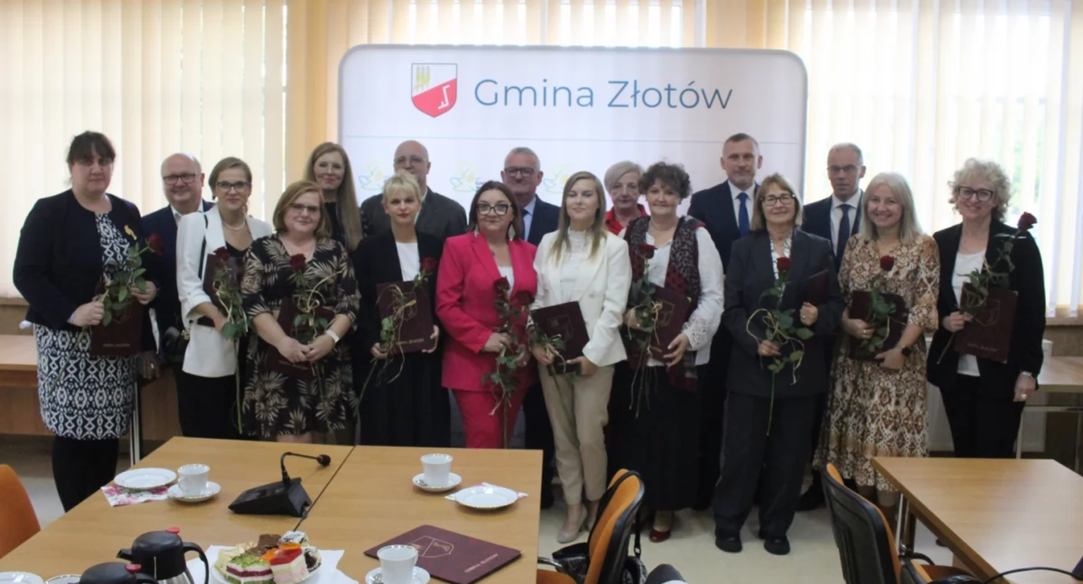 Dyrektorzy szkół i nauczyciele otrzymali Nagrody Wójta Gminy Złotów