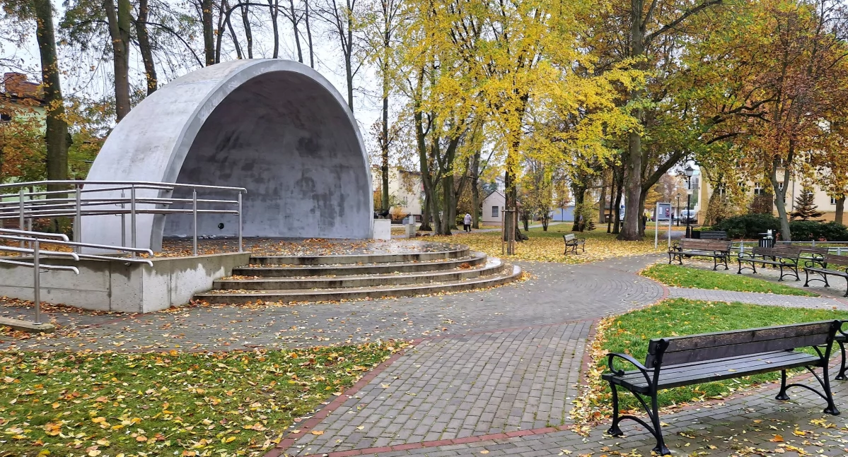 Park Miejski i muszla koncertowa z patronem!