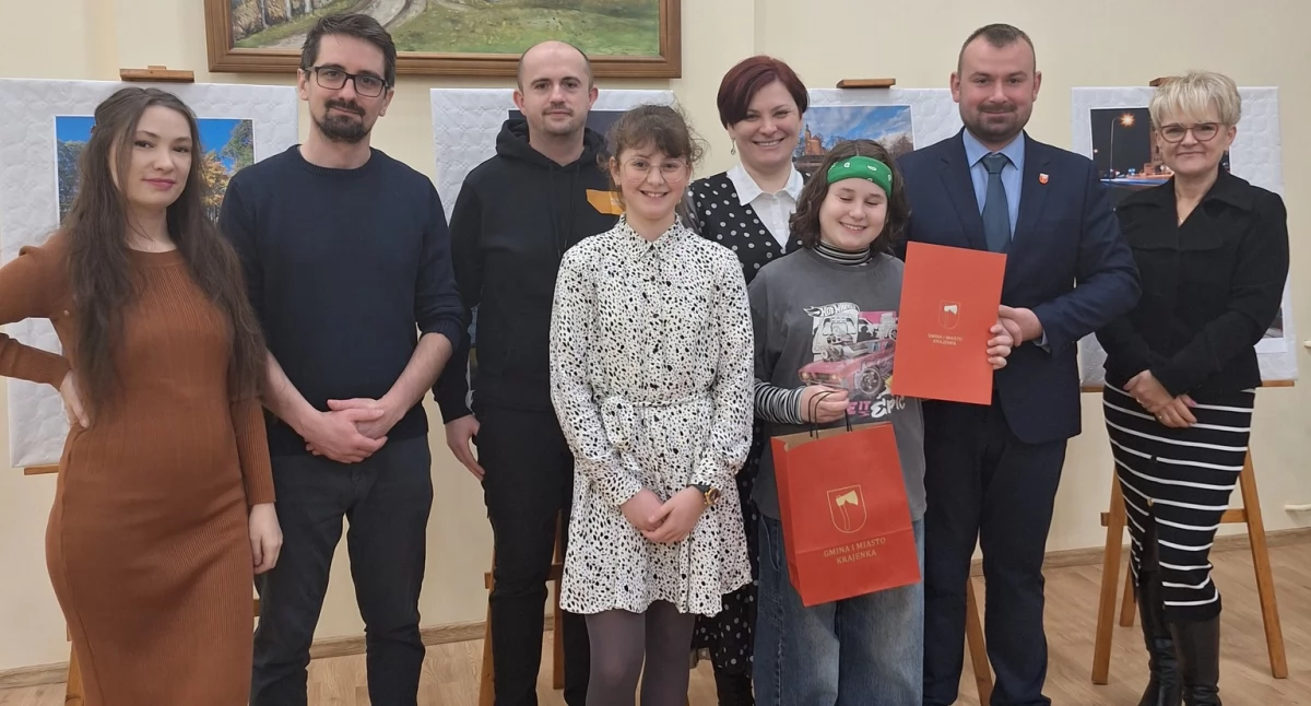 6 fotografów z nagrodami burmistrza
