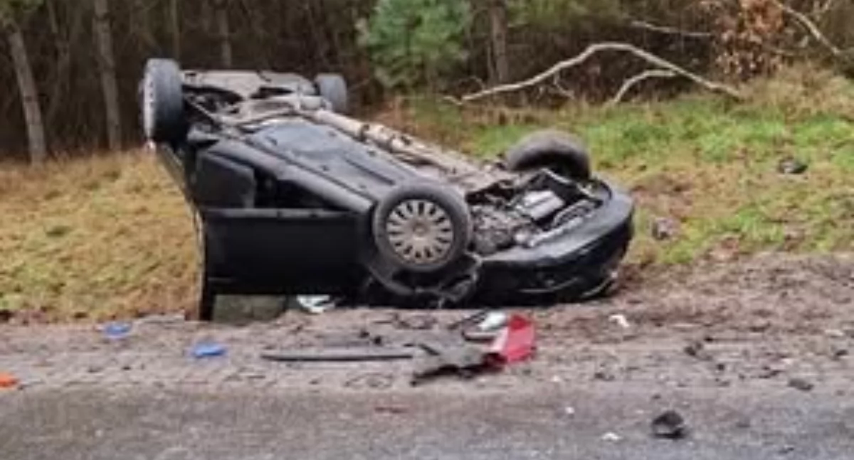 [Aktualizacja] Są ranni, czołowe zderzenie pomiędzy Skórką a Dolnikiem