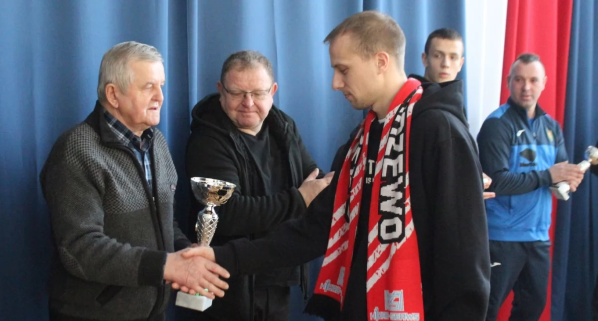 Turniej Halowej Piłki Nożnej o Puchar Honorowego Prezesa LKS Tarnovia Tarnówka