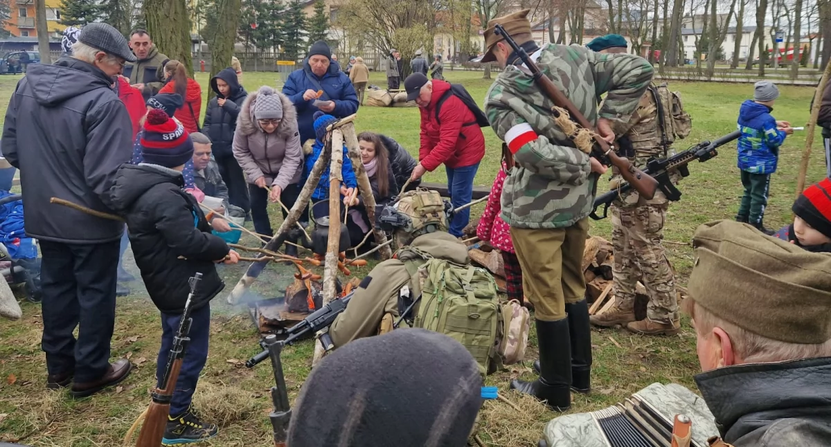 Piknik militarny z okazji 80. rocznicy powrotu Ziemi Złotowskiej do Polski