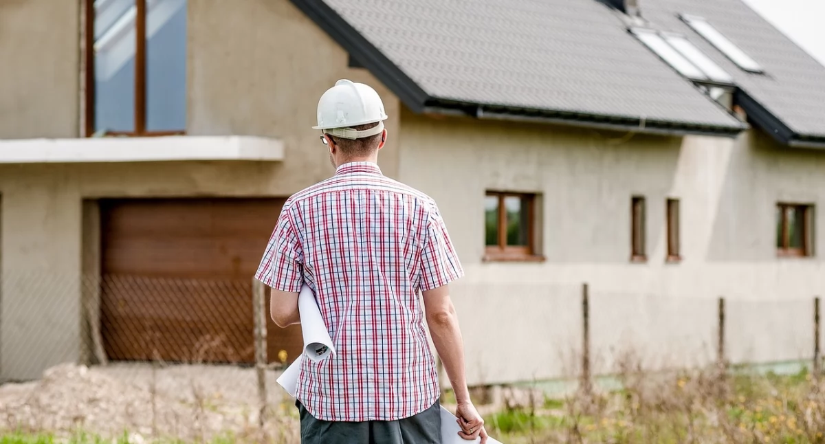 Jakie wybrać szambo? Wady i zalety plastikowych oraz betonowych zbiorników