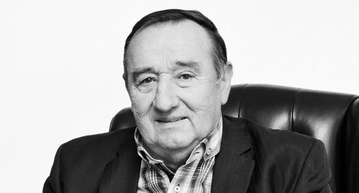 Z głębokim smutkiem zawiadamiamy o śmierci Prezesa i Założyciela firmy Plastrol, Pana Juliana Kałuży.