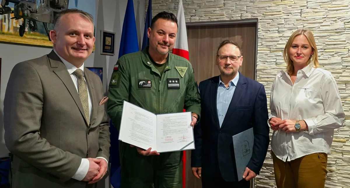 Nowoczesna Edukacja i Technologie: ZSE Złotów w Partnerstwie z 12. Bazą Bezzałogowych Statków