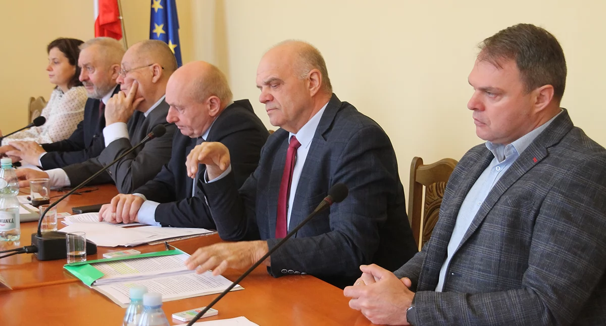 Nie chcą pokazać dokumentów kandydatów kontrolerom