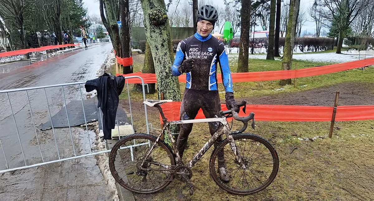 Z błota do medalu. Szymon Minda wraca po latach i dwa razy zdobywa podium