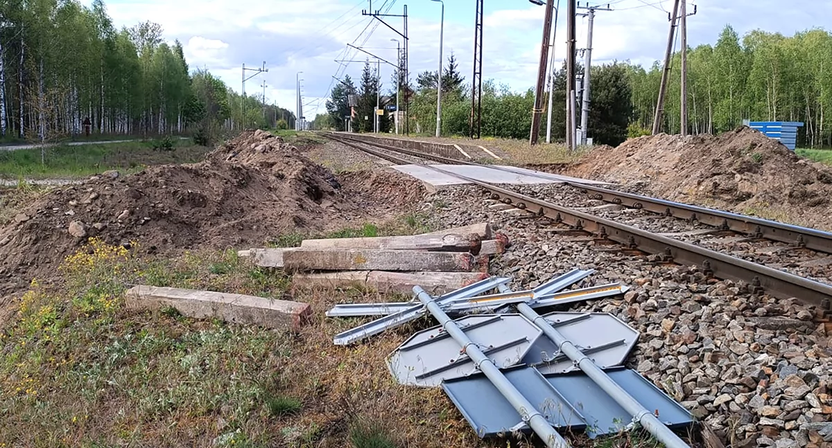 Przez powiat pojedzie Pendolino? Ziemią zablokowali przejazdy przez tory!