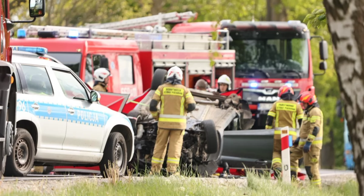 Tragiczny wypadek między Klukowem a Krajenką. Nie żyje 23-letnia osoba, droga całkowicie zablokowana