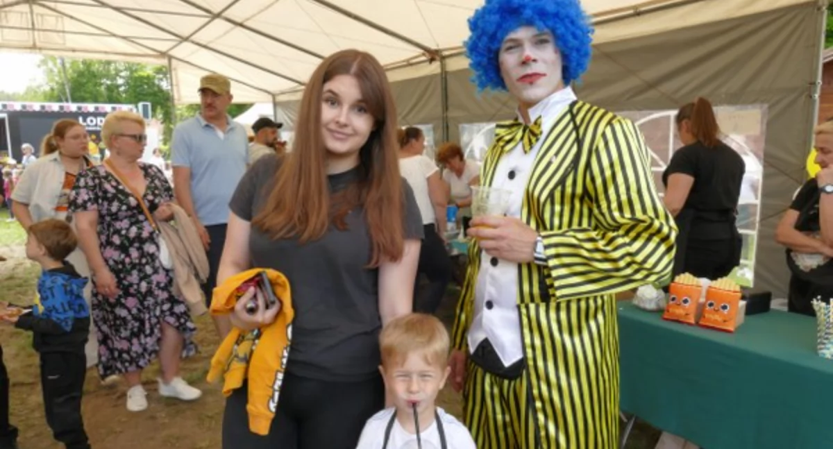 Klaun na scenie, proszki holi w powietrzu, a dzieciaki… w siódmym niebie! To wszystko w Lipce