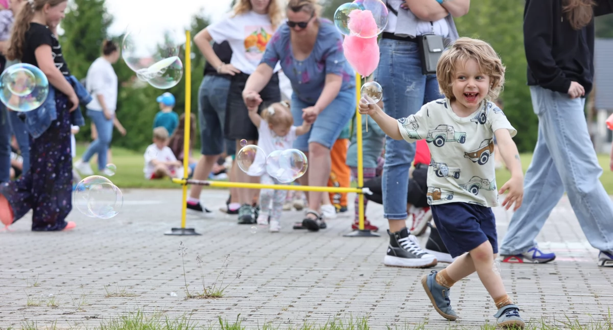 Bańki, dmuchańce i kucyki. Tak wyglądał Dzień Dziecka w Zakrzewie