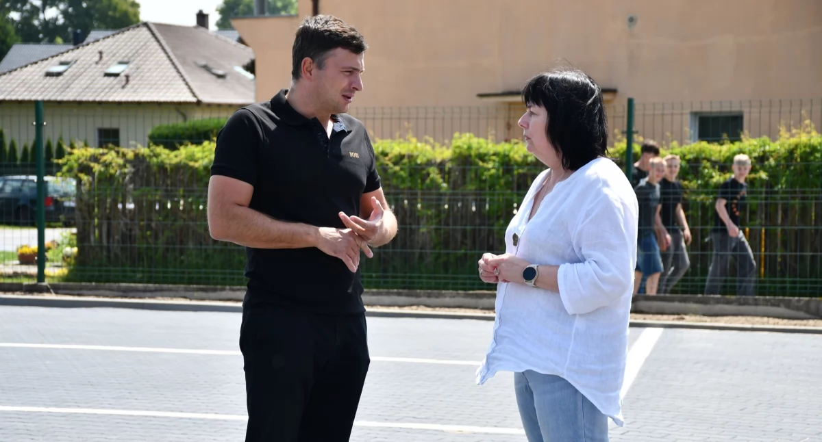 Zakrzewo inwestuje w otoczenie szkoły. Prace dobiegają końca 