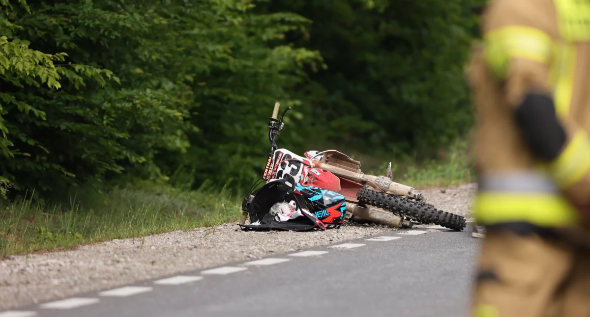 [AKTUALIZACJA] Wypadek motocyklisty za Kujanem. Droga zablokowana