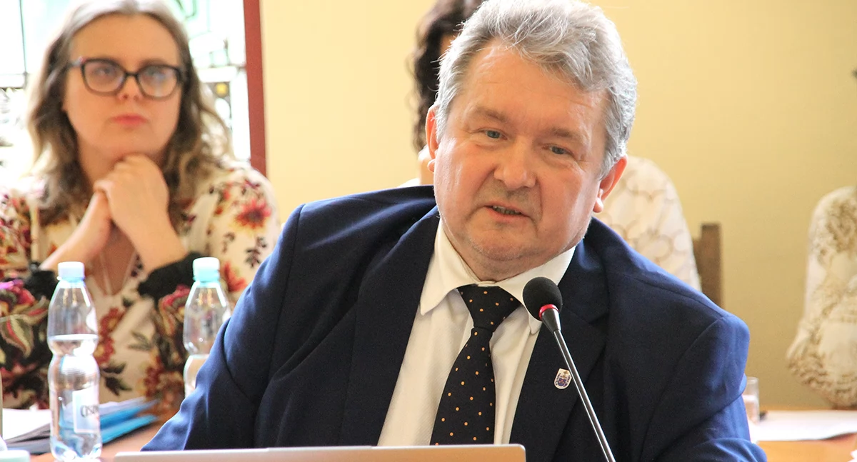 Wyrzucają niewygodnego? Za bardzo interesował się sprawami szpitala